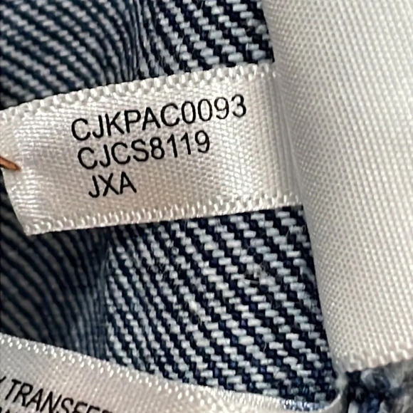 Calvin Klein High Rise  Distressed Denim Jean Shorts 32 - Picture 11 of 15